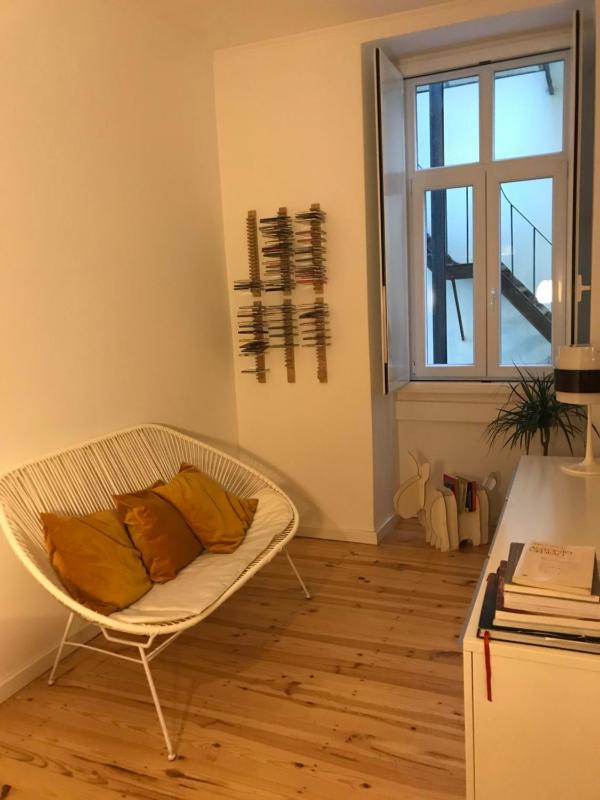 Baixa-Chiado Cosy 5 bedrooms — забронировать отель в Лиссабоне
