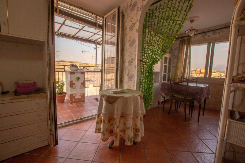 Via Emanuele de Deo, 23 Casa vacanze — отель с удобствами в Неаполе
