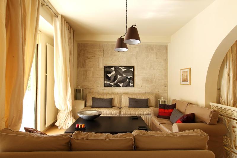 Dream Penthouse in Athens - Kolonaki — забронировать отель в Афины