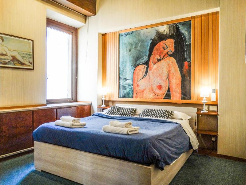 Spanish Steps Laurina Apartment — отель с удобствами в Риме