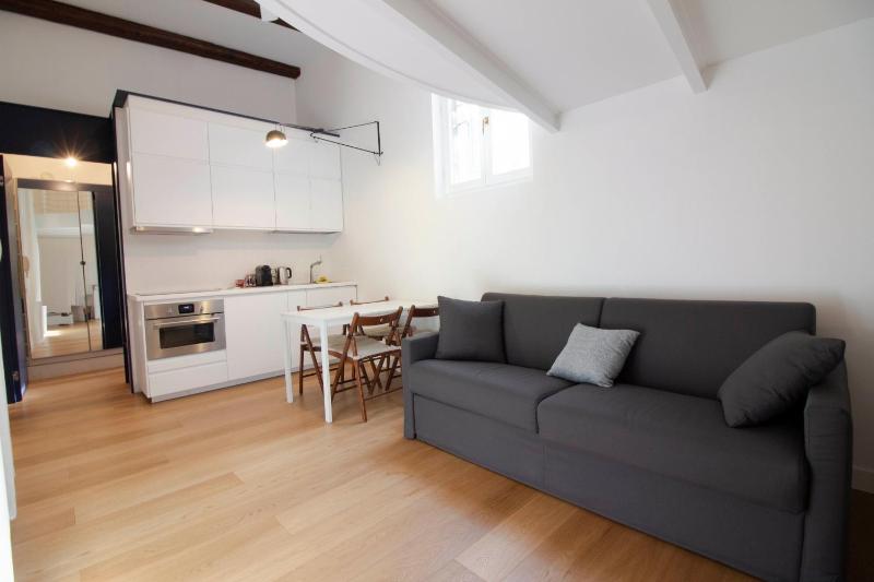 Sant'Andrea cozy apartment — отель с удобным расположением в Милане