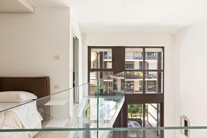 Elegant Loft with Balcony! — отель в Милане, Италия
