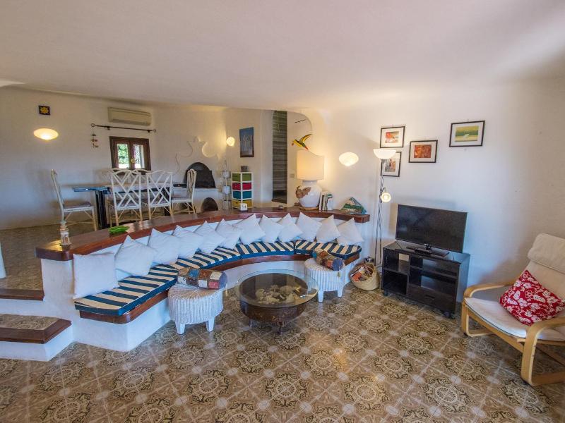 Villa Immersa a Palau - Lussuosa Casa con Vista Mare