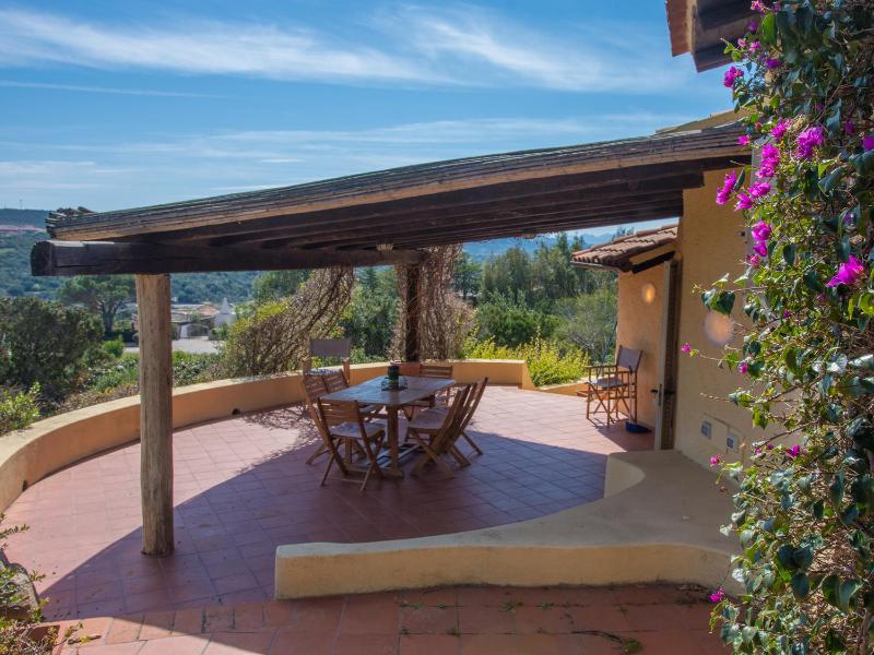 Villa Immersa a Palau - Lussuosa Casa con Vista Mare