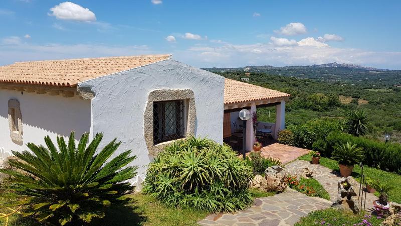 Dolce Luna ad Arzachena - Incantevole B&B con Piscina
