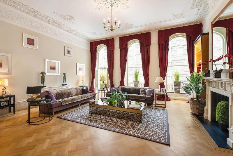 Grand Ambassadorial Duplex Apartment Hyde Park — комфортный отель в Лондоне