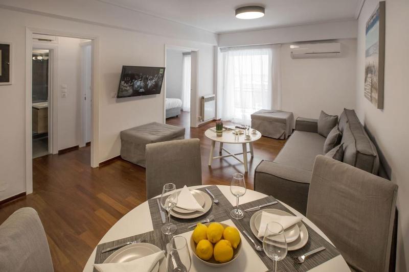 Charming Apartment few steps from Acropolis by GHH — отель с удобным расположением в Афины
