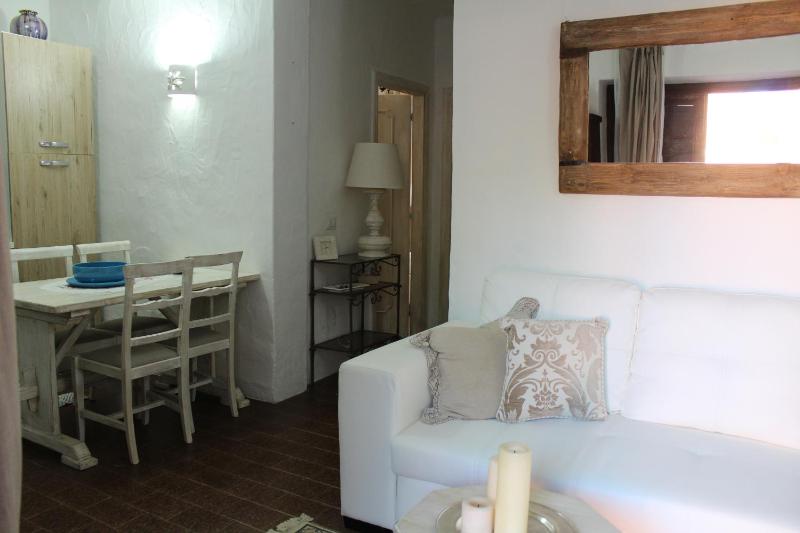Casa Marlena a Cannigione - Incantevole Appartamento con BBQ