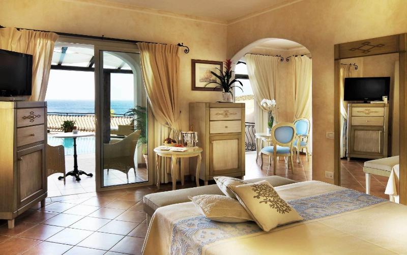 COLONNA RESORT a Porto Cervo - Elegante oasi sul mare