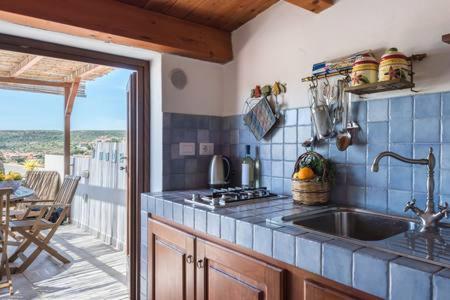 Single Tower House a Bosa - Casa Vacanze Vista Mare