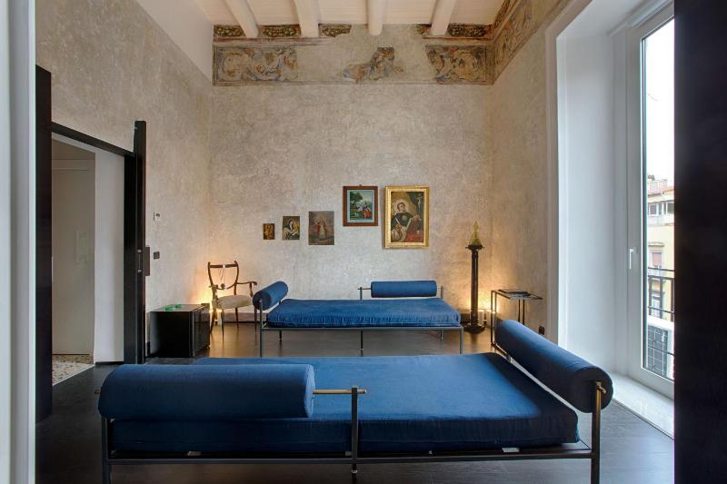 Tutt 'e Sant Luxury Rooms — отель с удобствами в Неаполе