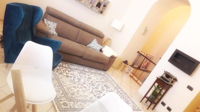 Цены на Casa Andrea - Plebiscito Apartment в Неаполе
