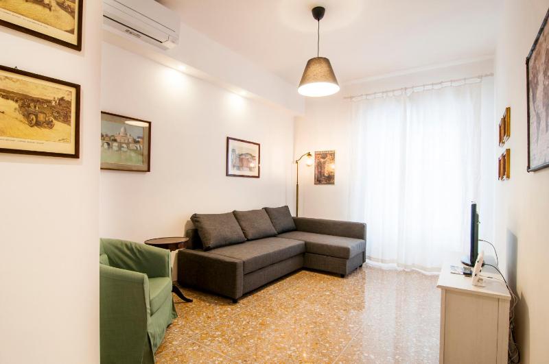 Vatican Museums Roomy Apartment — отель в Риме, Италия