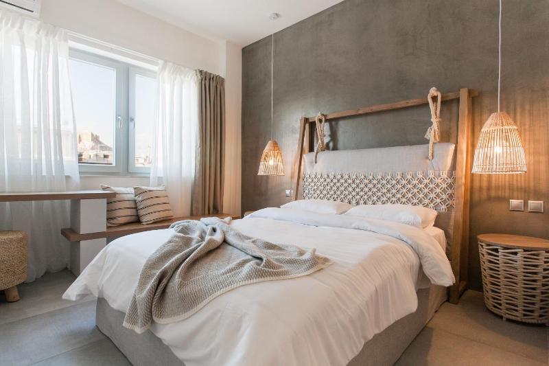*** Apt 110m2 3bed 2bath, walk to Acropolis *** — отель с удобствами в Афины