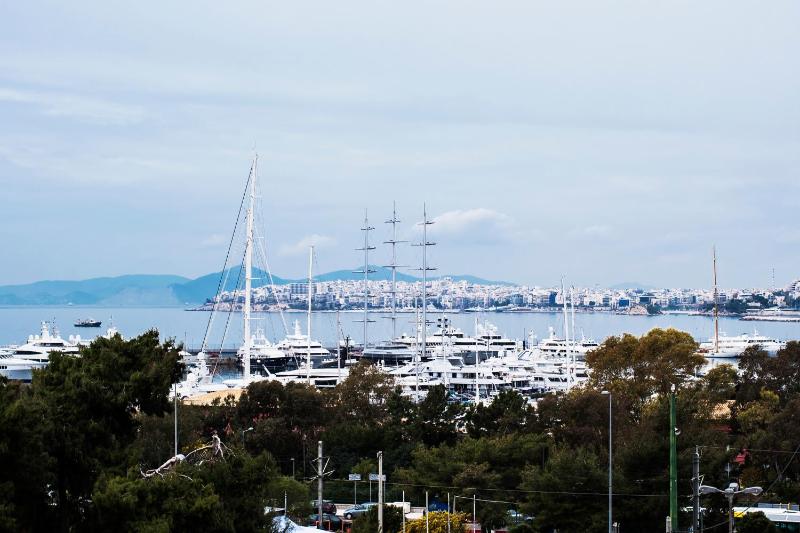 Цены на Flisvos Seafront-Marina apartment в Афины