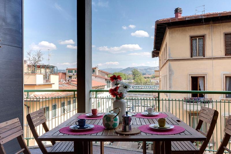 Mamo Florence - Binario9 Terrace Apartment — отель с удобствами в Флоренции