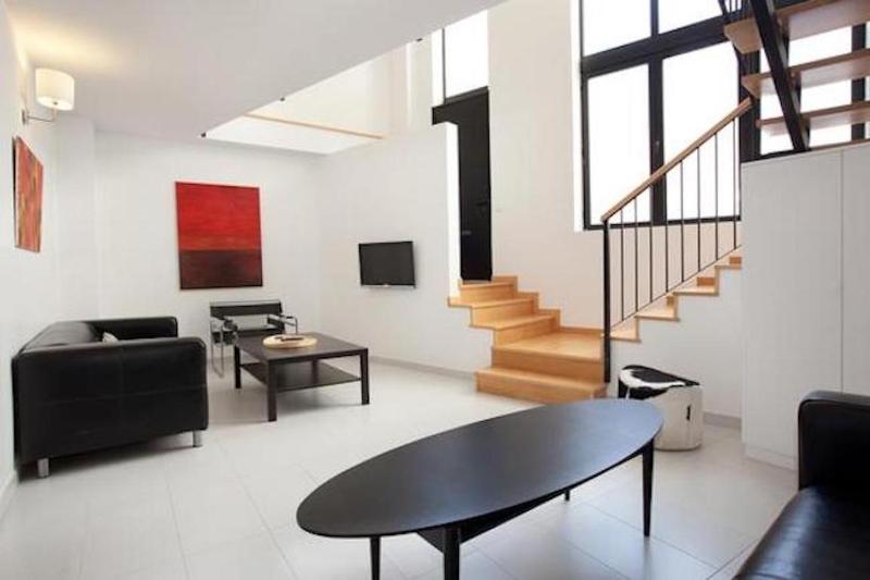 Spacious apartment for families near Park Guell — комфортный отель в Барселоне