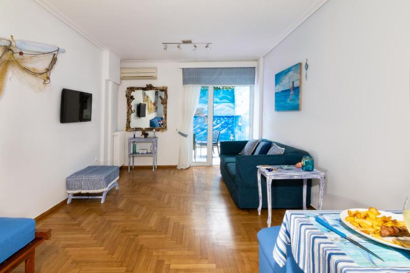 Цены на Coastal Apartment Palaio Faliro в Афины