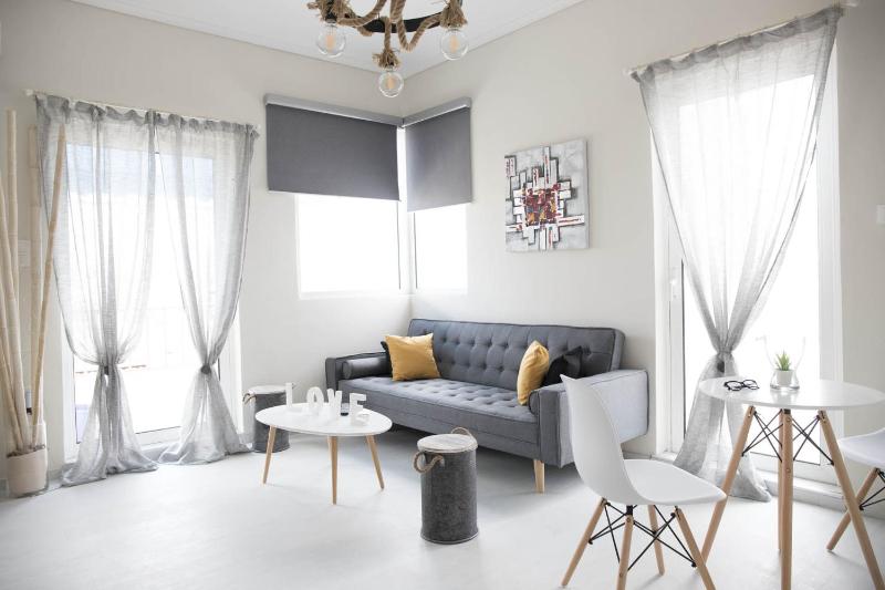Breathtaking view penthouse at the heart of Thiseio, VP homes — отель с удобствами в Афины