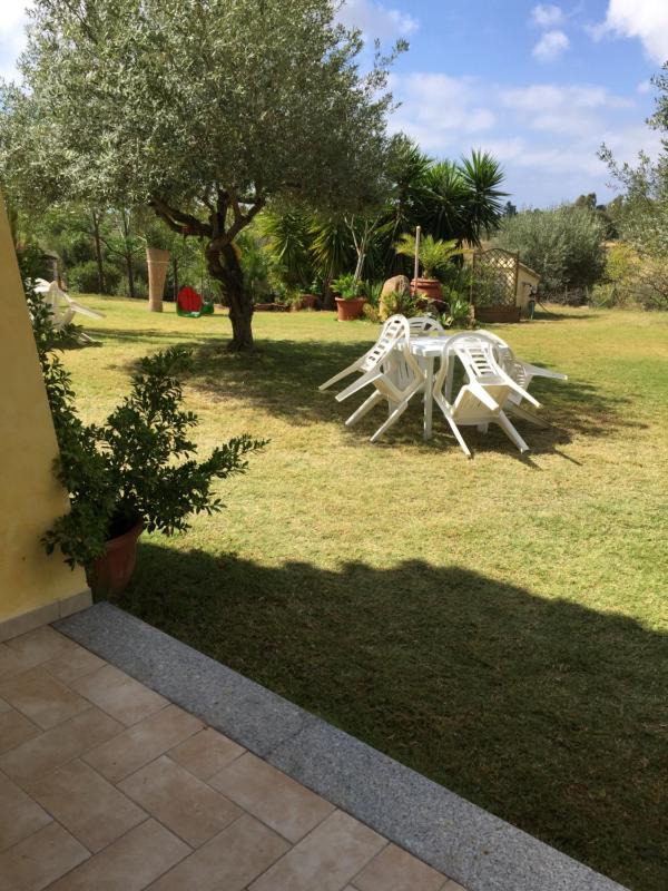 Bilocale a Pula - Accogliente rifugio con giardino