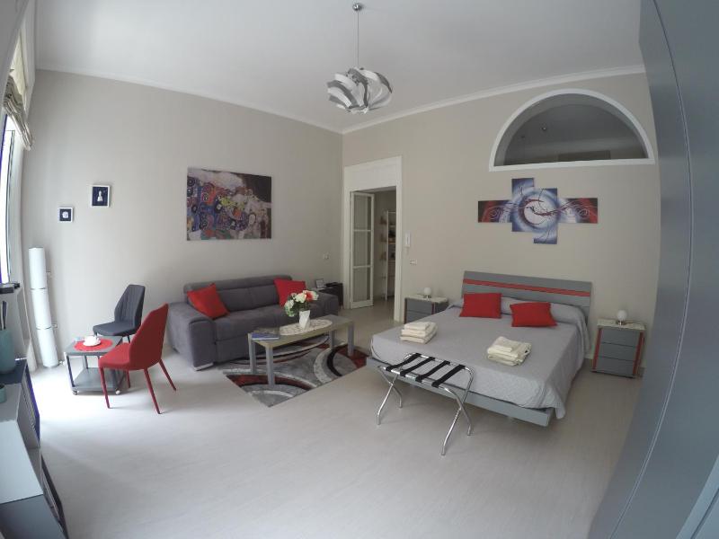 Lillolla Casa Vacanze — забронировать отель в Неаполе