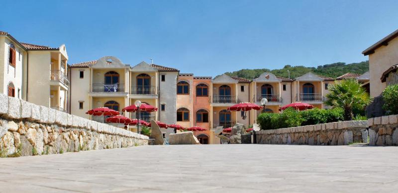 Club Esse Posada a Palau - Lussuoso hotel sul mare