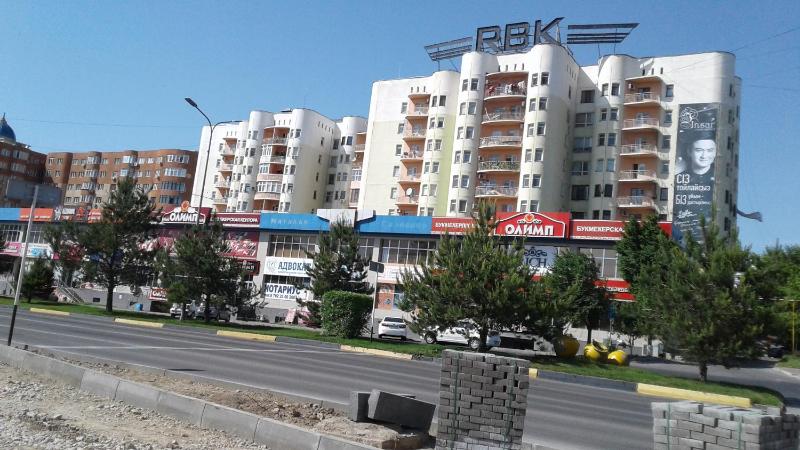 2h komnatnye apartamenty plosad'u 96m2 v centre — забронировать отель в Шымкенте