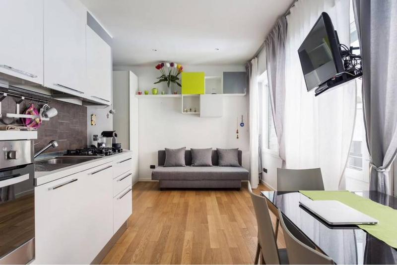 Delizioso bilocale in Bocconi - Porta Romana — отель с удобствами в Милане