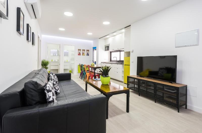 Ever House - ALCALA BRISA Gran TERRAZA ROOFTOP — отель с удобствами в Мадриде