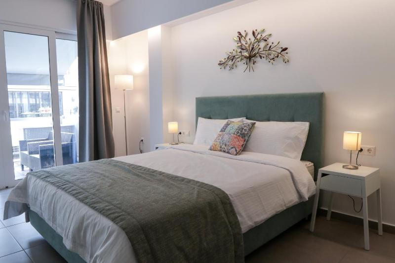 V36 Suites — забронировать отель в Афины