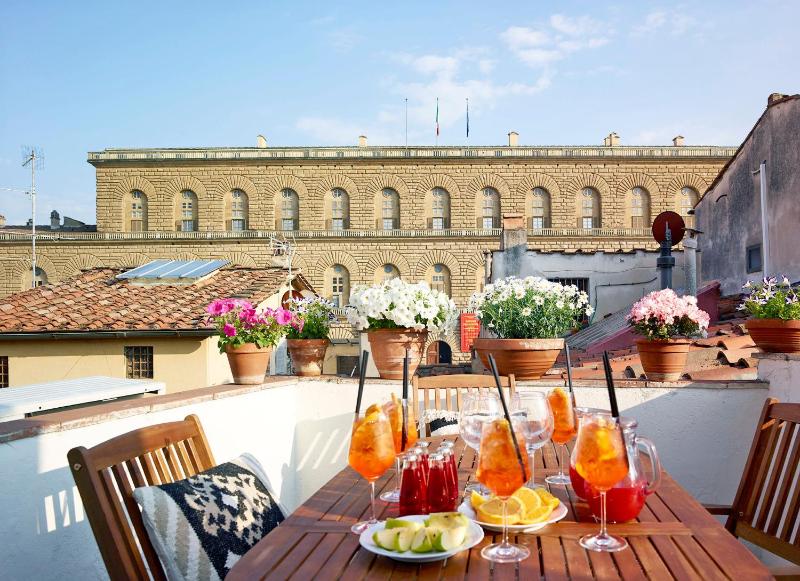Great Location Just Infront of Pitti Palace — забронировать отель в Флоренции