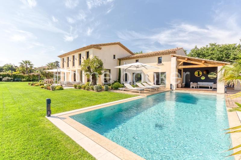 Villa Olivia — забронировать отель в Сент-Тропезе