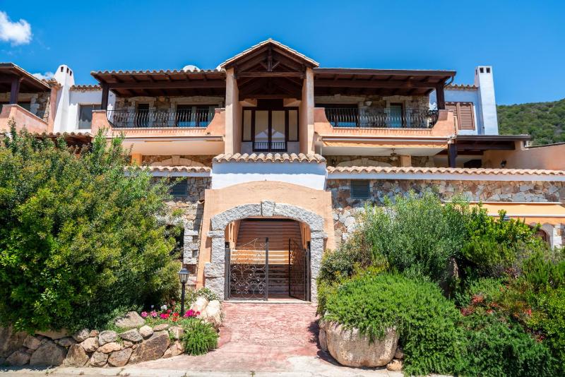 Villa Corallo a Chia - Splendida casa con piscina