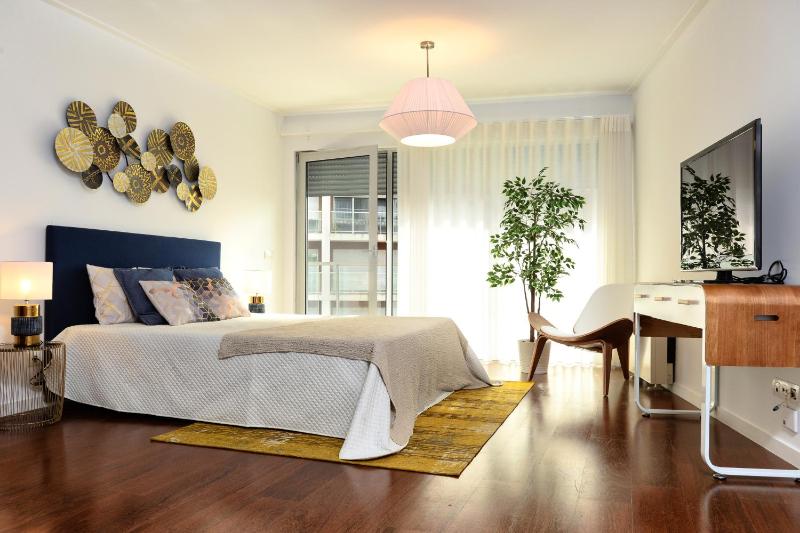 New loft with swimming pool at Parque das Nacoes! — отель в Лиссабоне, Португалия