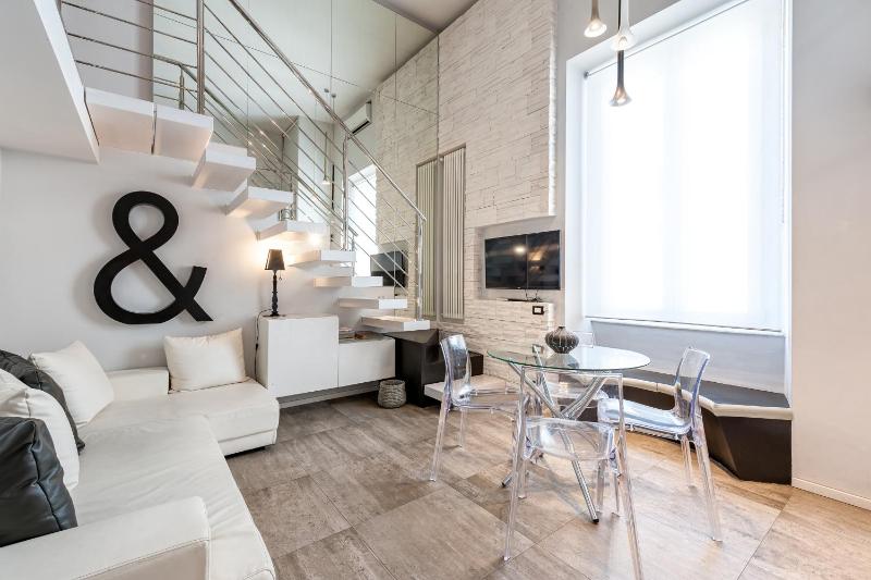 IREX Tevere Sant Angelo private apartment — забронировать отель в Риме