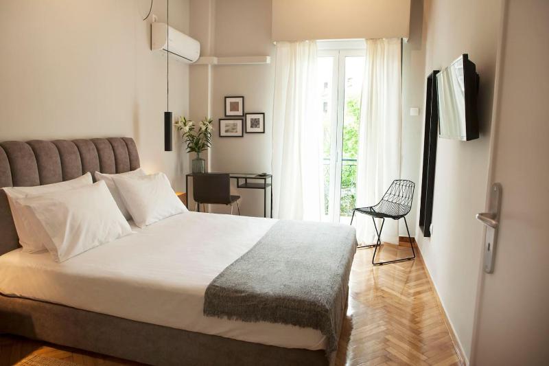 Chic & Comfortable Central Apart, close to National Archeological Museum! — комфортный отель в Афины