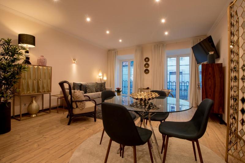 Apartamentos Rosa do Bairro Alto — отель с удобным расположением в Лиссабоне