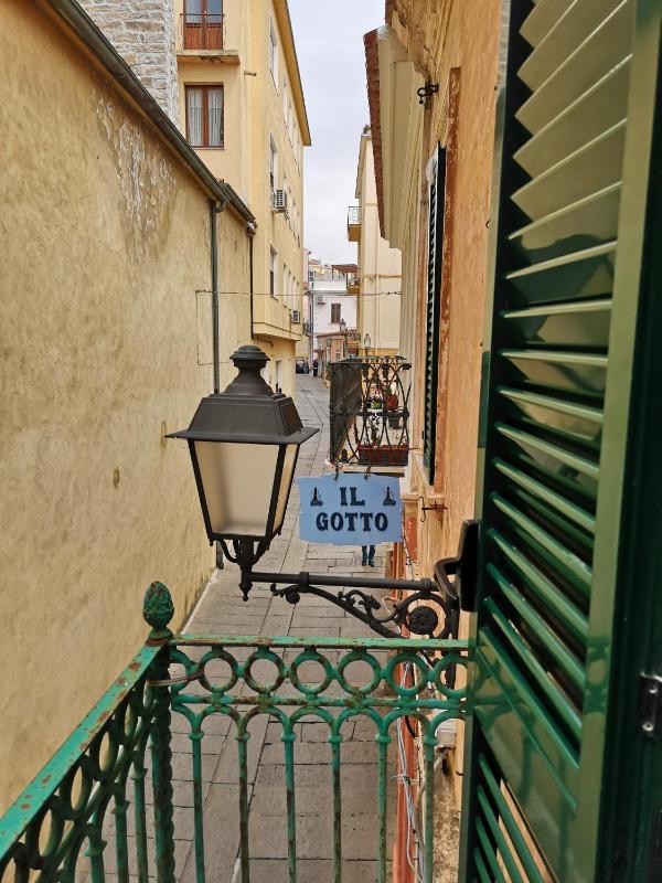 Domo Silvia a La Maddalena - Accogliente B&B centrale