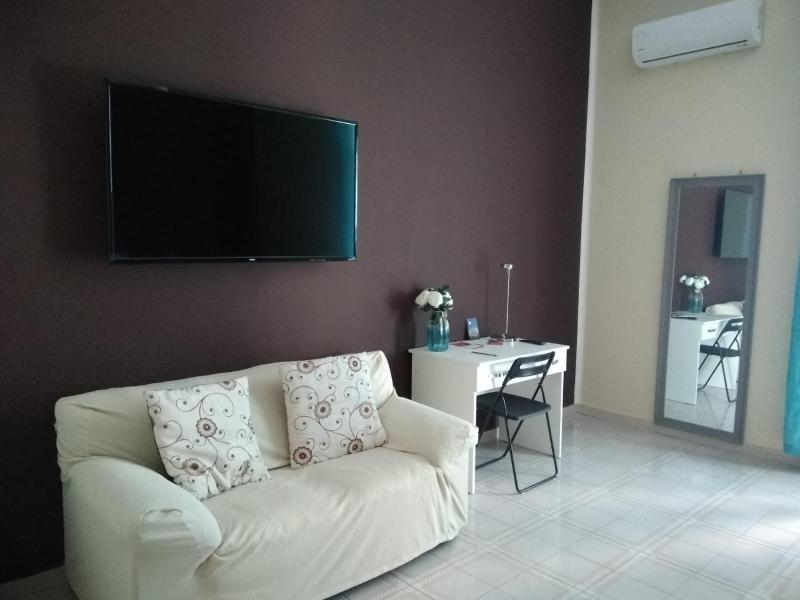 Domus Mea Apartment — отель в Неаполе, Италия