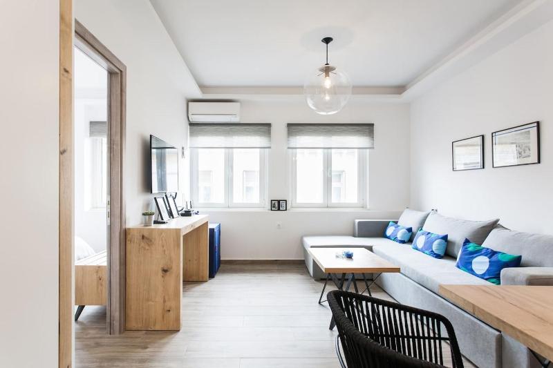 CosmosDome / Best apartment in the heart of Athens ! — отель в Афины, Греция