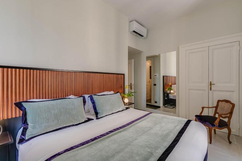Adrianus Hotel — забронировать отель в Риме