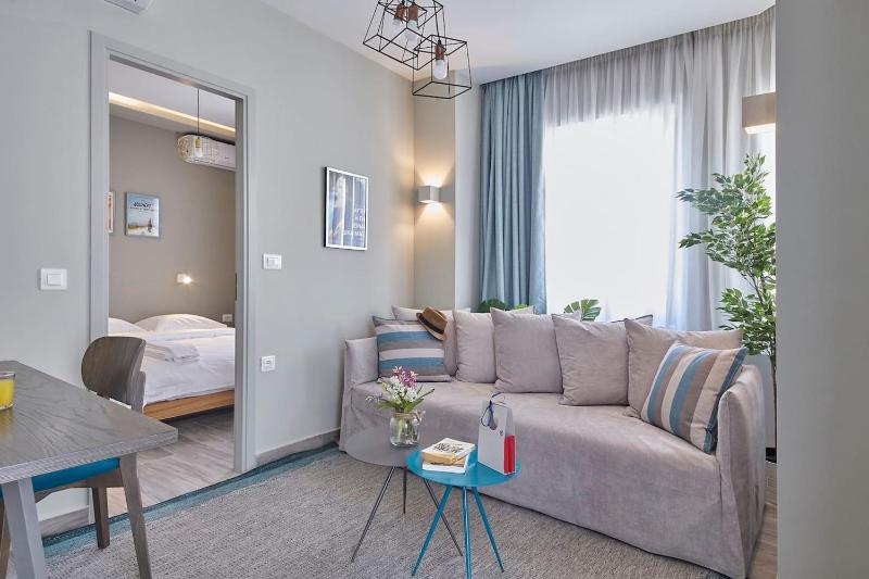 Цены на Spacious Suite w. huge balcony + Acropolis view в Афины