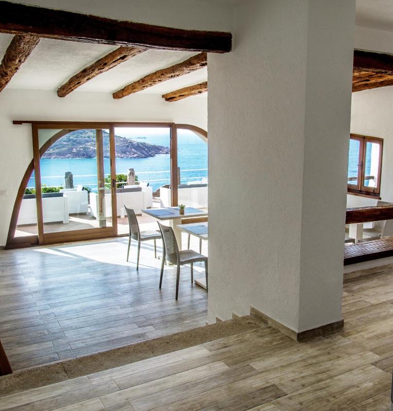 Villa Elena a Santa Teresa - Incantevole B&B con terrazza