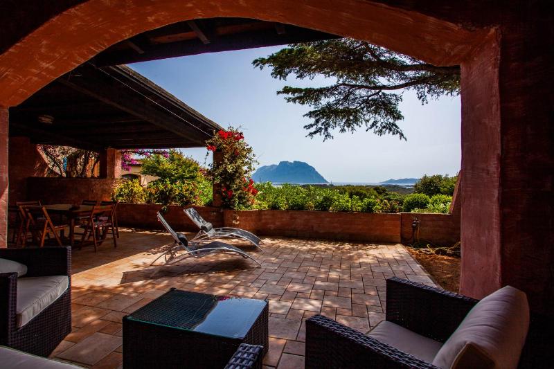 Villa Kalè a Olbia - Lussuosa Villa con Giardino e BBQ