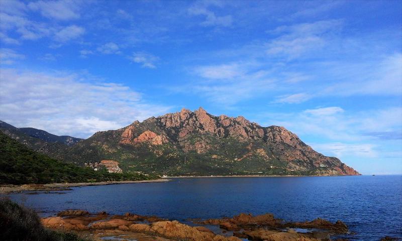 Casa d'urci a Tertenìa - Spazioso Appartamento Vista Mare