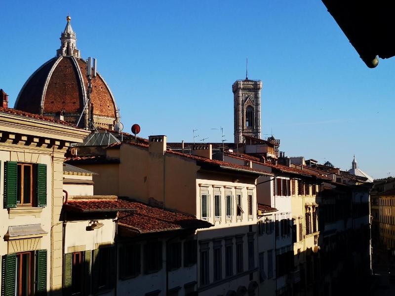 Lacasadicavour Duomo Apt — отель с удобным расположением в Флоренции