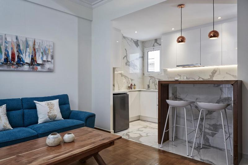 Cozy and Bright 2BD Apartment in Kolonaki — отзывы гостей и цены