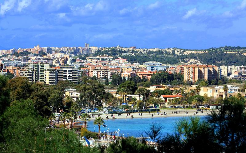 Suite 332 a Cagliari - Moderno Appartamento Centrale