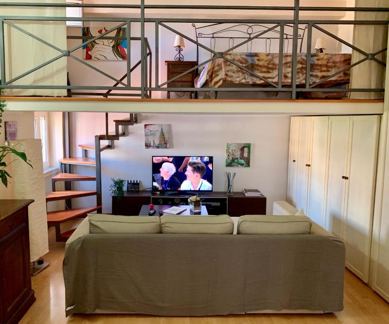 Цены на Di Sarno's Guest House Appartamento в Неаполе