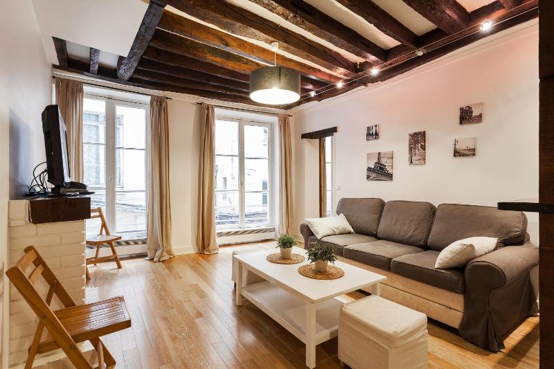 Apartment Saint Jacques Notre Dame de Paris — отель с удобствами в Париже